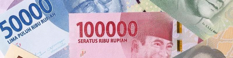 10 Arti Mimpi Dikasih Uang Pertanda Baik