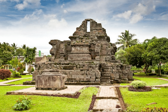 13 Tempat Wisata Sejarah Di Malang