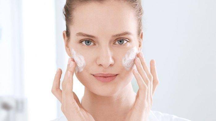 7 Rekomendasi Skincare Glowing Untuk Pemula Dan Harga