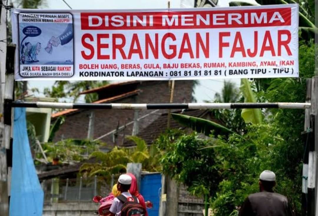 5 Gambar Serangan Fajar Jelang Pencoblosan Pemilu