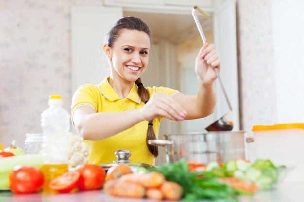 6. Perbanyak memasak rumah dibandingkan membeli makanan luar