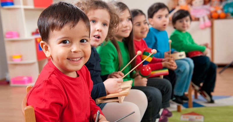 Tips Menghadapi Hari Pertama Sekolah Anak Usia 4-5 Tahun