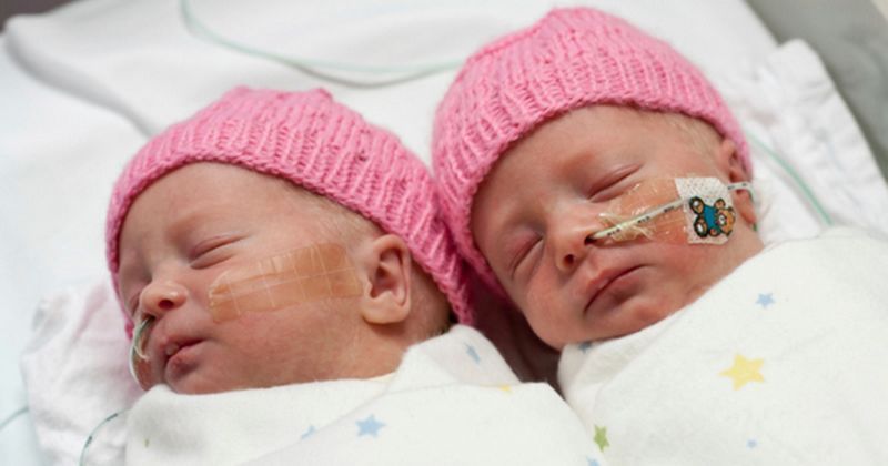 12. Kebanyakan, bayi kembar lahir prematur