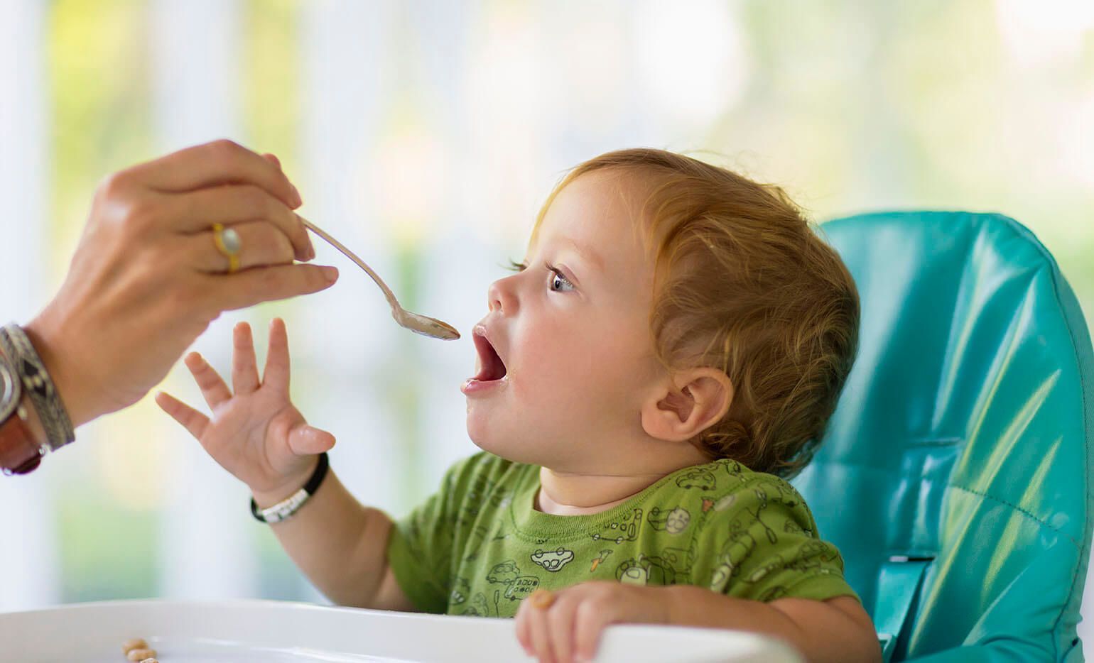 3. Sesuaikan tekstur makanan kemampuan anak
