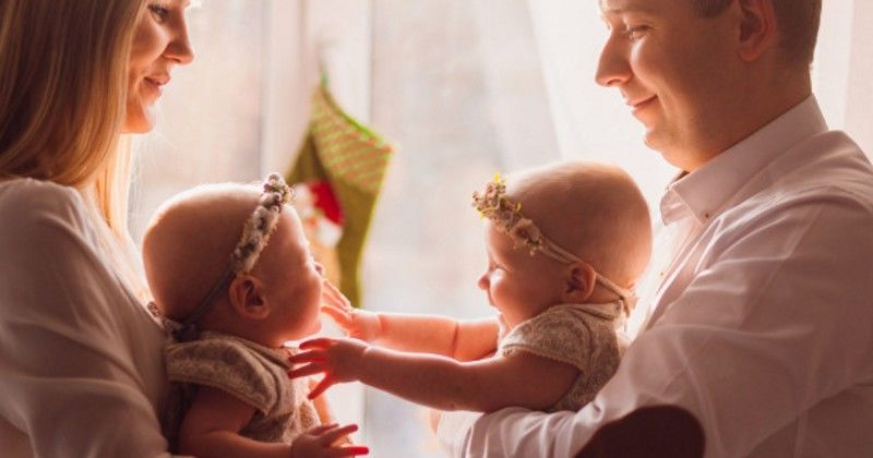 Merawat Bayi Kembar 5 Tips Mama