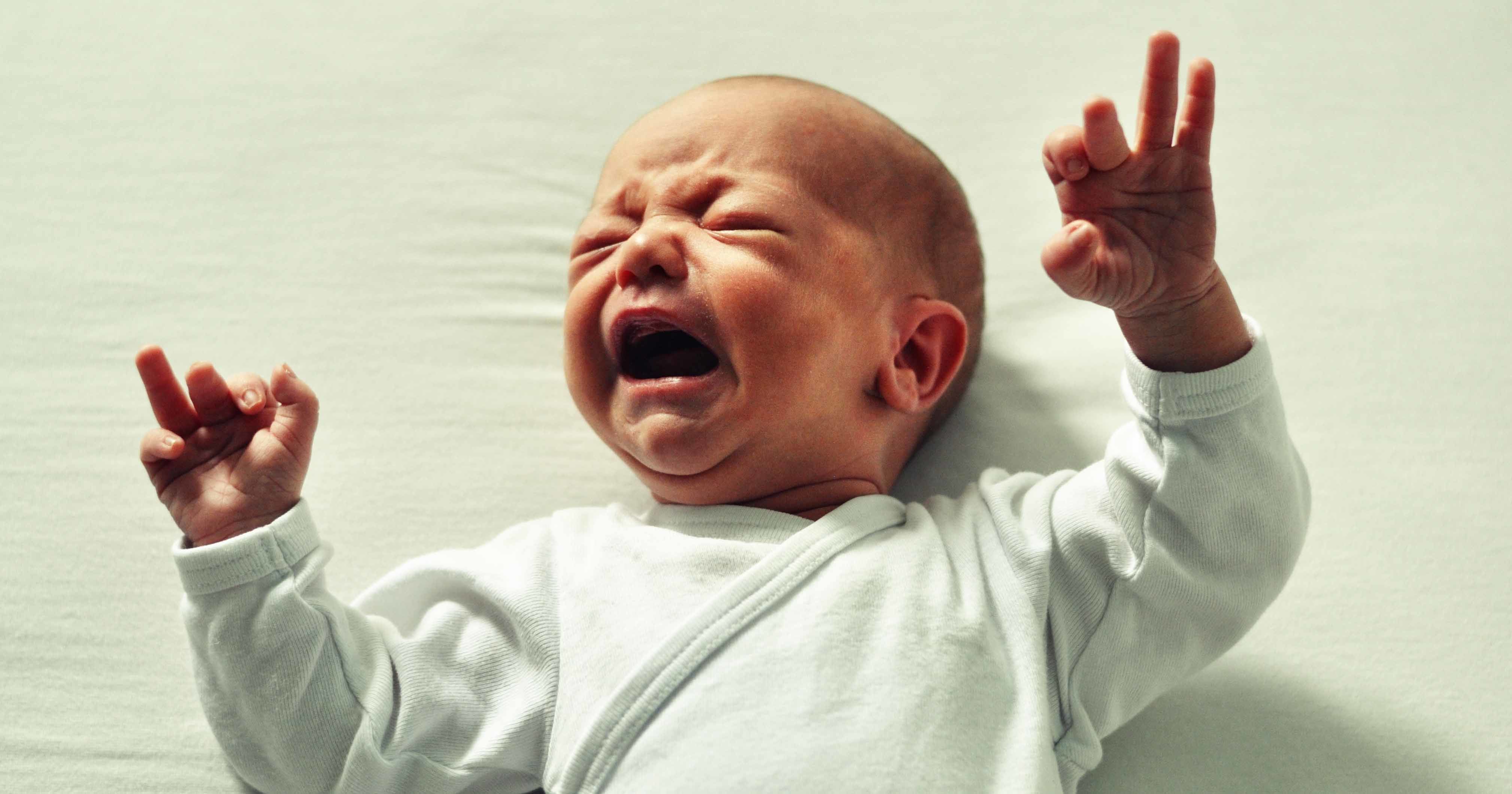 10 Cara Paling Jitu Mengatasi Bayi Cegukan