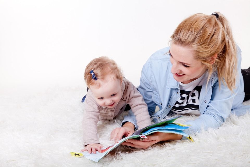 6. Beberapa buku cerita bayi Mama