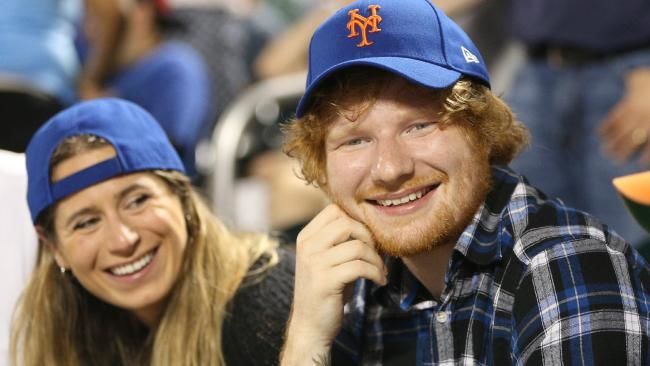 Resmi Tunangan, Ed Sheeran Cerita Kisah Cinta Pasangan