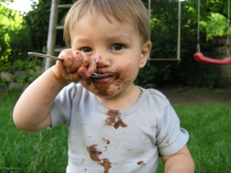 Kapankah Bayi Boleh Mulai Mengonsumsi Makanan Mengandung Cokelat
