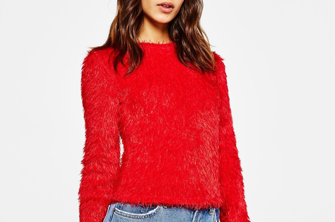 4. The faux fur sweater menghangatkan Hari Rayamu