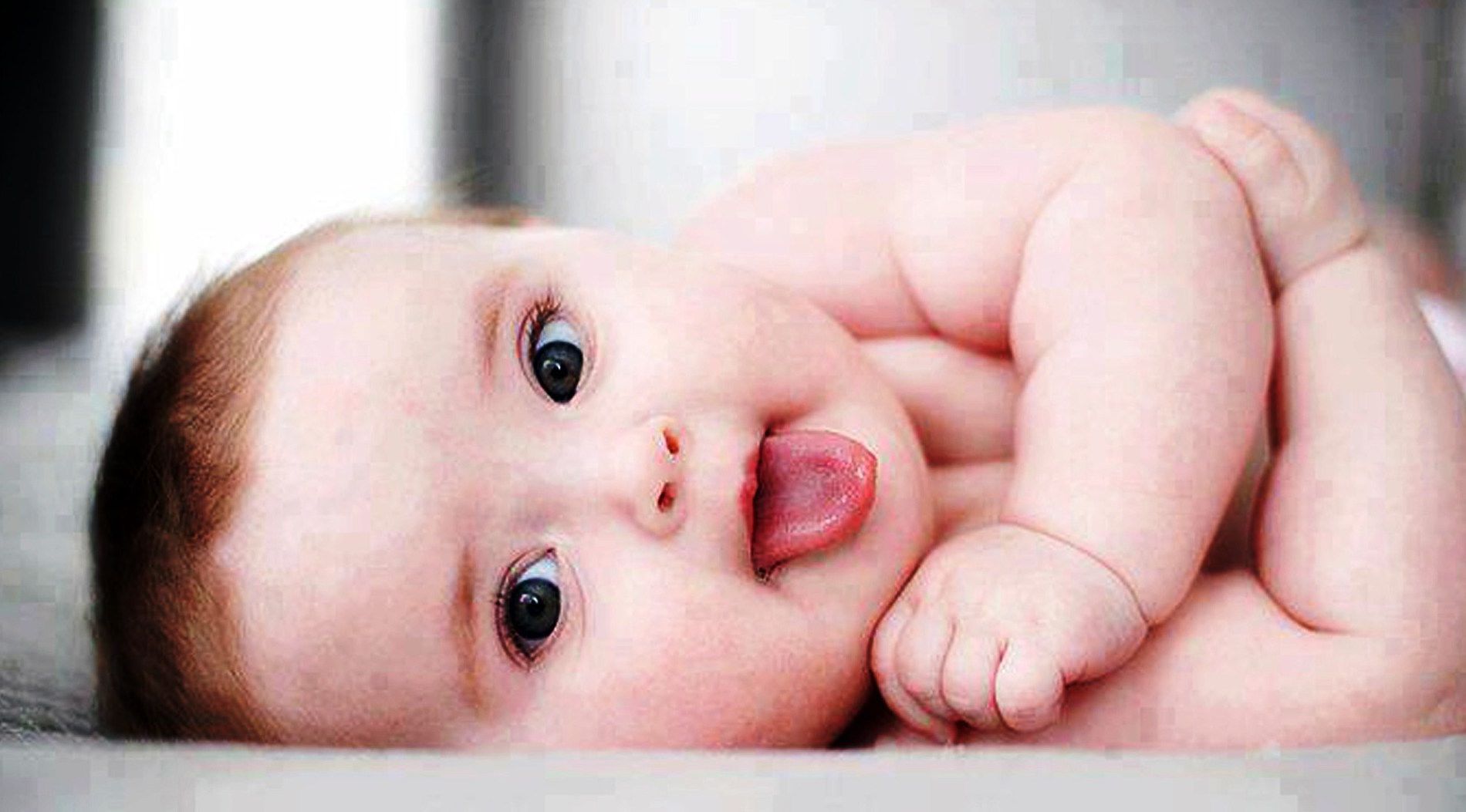 6. Cek lidah bayi