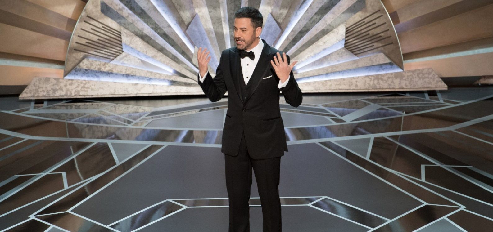 1. Jimmy Kimmel sebagai host memberi teguran terkait isu SARA