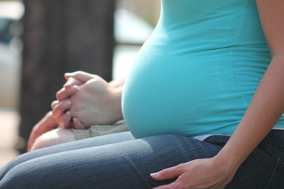Bagaimana cara mengatasi flek hitam saat hamil
