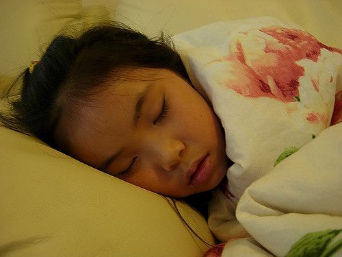 Penting Pahami 5 Alasan Anak Harus Tidur Tanpa Gadgets