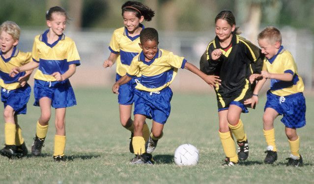10 Manfaat Olahraga Sepakbola Fisik Mental Anak