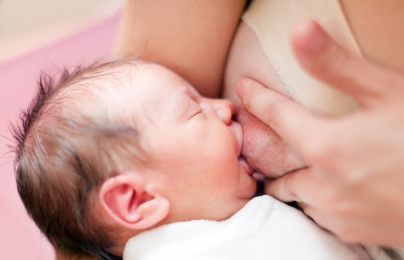 Tips saat menyusui bayi down syndrome