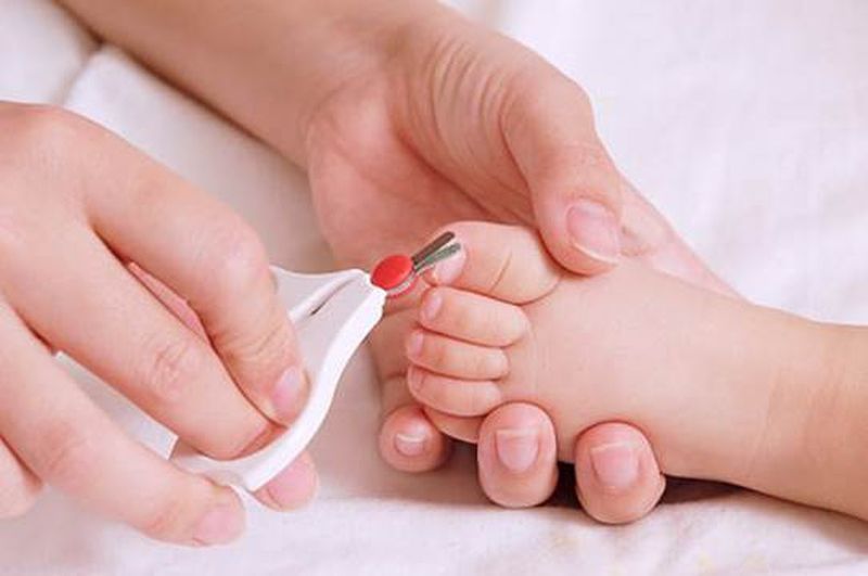 4 Tips Menggunting Kuku Bayi Aman Nyaman