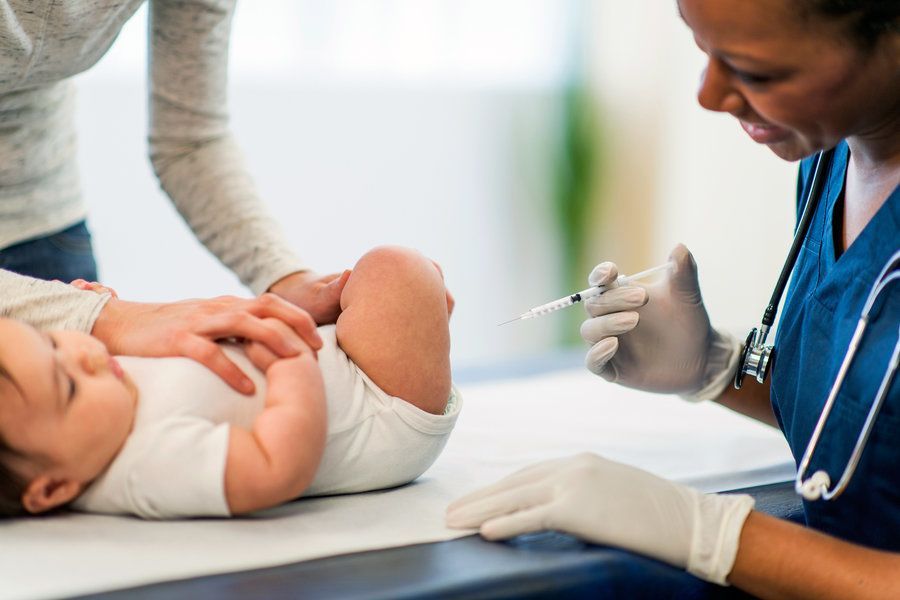 1. Vaksin Hepatitis B saat bayi lahir
