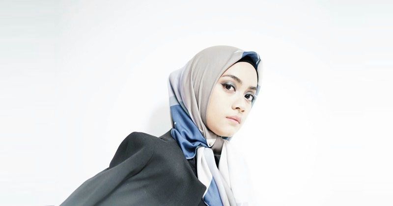Tutorial Hijab dari Para Selebgram Bikin Mama Tampil Makin Keren
