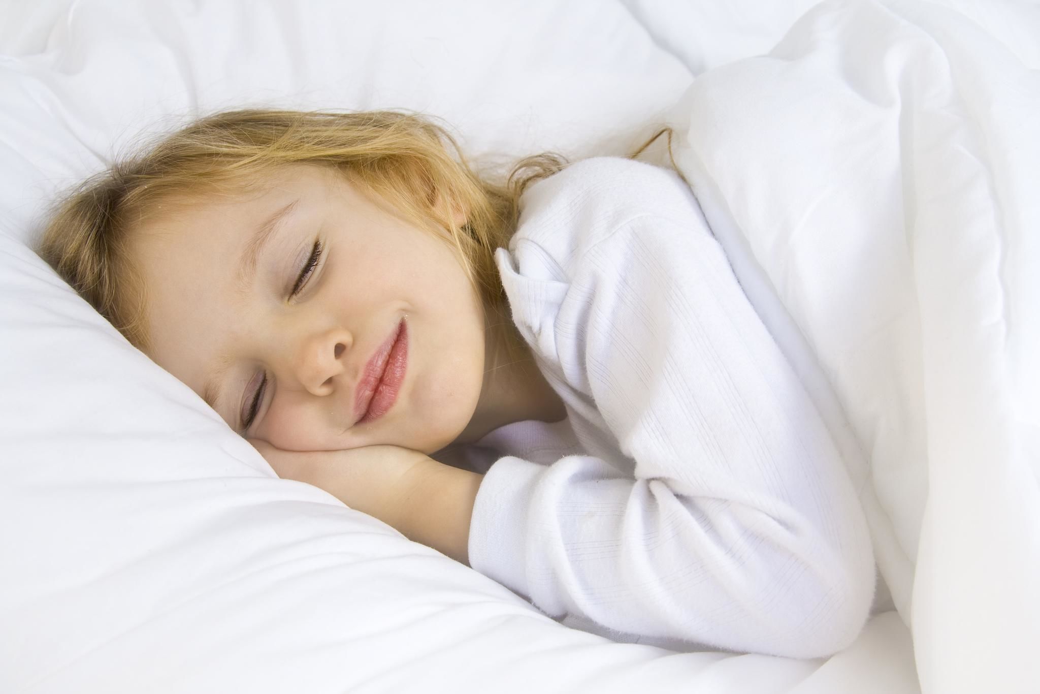 5 Cara Ini Dapat Menghentikan Kebiasaan Bangun Terlalu Pagi Anak