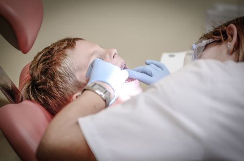5. Rutin melakukan pemeriksaan gigi ke dokter gigi