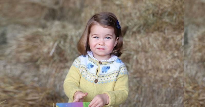 5. Knit sweater berwarna cerah membuat anak mama terlihat rupawan