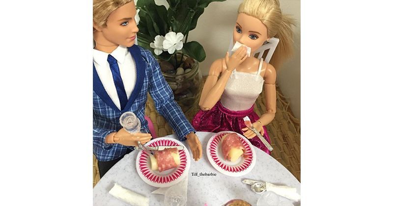 1. Makan malam romantis a la Barbie Ken