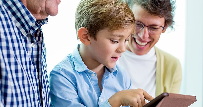 5 Etika Dasar Penggunaan Gadget Perlu Diajarkan Orangtua ke Anak