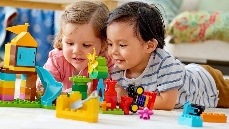 Beri Banyak Manfaat, Yuk Ajak Anak Bermain Lego