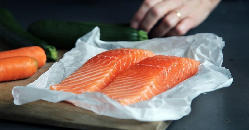 Bisa Dijadikan MPASI, Ini 9 Manfaat Ikan Salmon Bayi