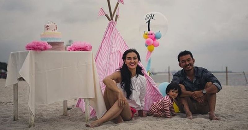 Inspirasi Pesta Ulang Tahun Bertema Pantai Ala Salma, Putri Atiqah-Rio