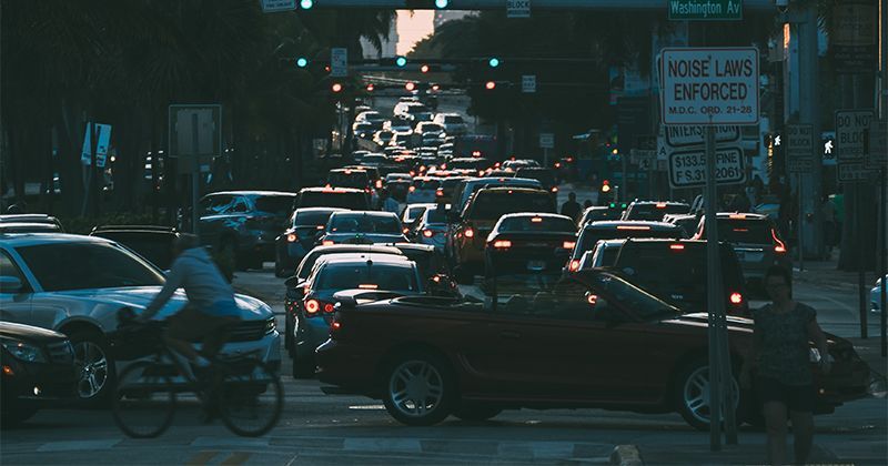 7 Cara Mengatasi Kemacetan Saat Perjalanan Liburan