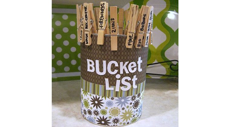 2. Berkegiatan dari bucket list