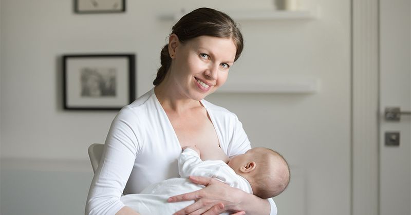 5 Cara Mencegah Bayi Menggigit Puting Saat Disusui