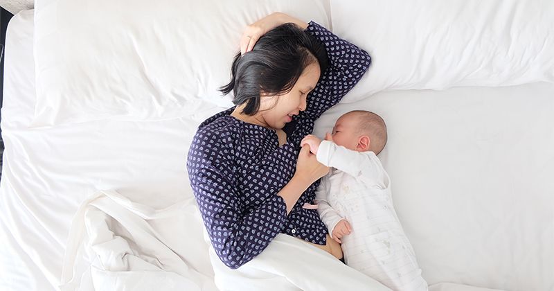 3. Membawa bayi tidur bersama ranjang mama papa
