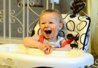 Rekomendasi 7 Perlengkapan Makan Paling Trendi Bayi Mama