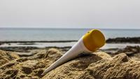 1. Selalu gunakan produk sunscreen