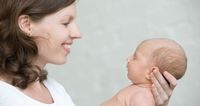 7 Langkah Mengatasi Jerawat Bayi