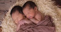 7 Perbedaan Unik Dirasakan Saat Hamil Janin Kembar