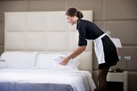7 Langkah Bersihkan Rumah ala Room Service Hotel