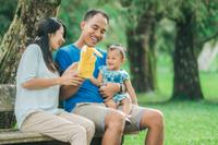 3. Ajak anak bermain luar
