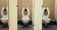 7 Tips Menggunakan Toilet Umum Bersama Anak