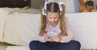 5. Screen time sebelum tidur membuat anak