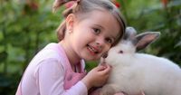 Cara Bijak Mengajarkan Anak Menyayangi Binatang