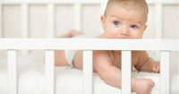 4 Langkah Harus Dilakukan Saat Bayi Jatuh dari Tempat Tidur