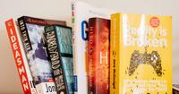 7. Banyak membaca buku cerita