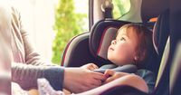 Mitos 3 Si Bayi tak masalah jika tidur dalam waktu lama car seat
