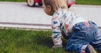 2. Jangan meninggalkan anak sendirian