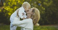 6 Hal Perlu Mama Lakukan agar Tetap Happy Saat Merawat Bayi