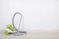 3. Tuntaskan debu vacuum cleaner